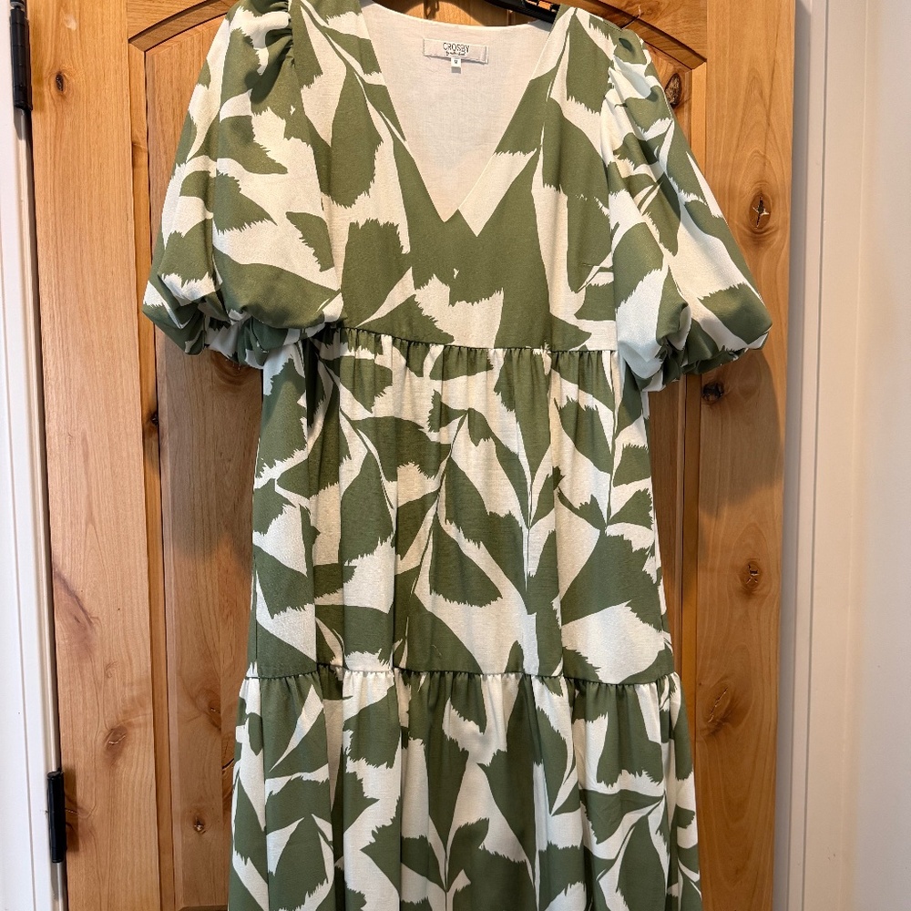 Crosby Green and White Midi Dress Size: M